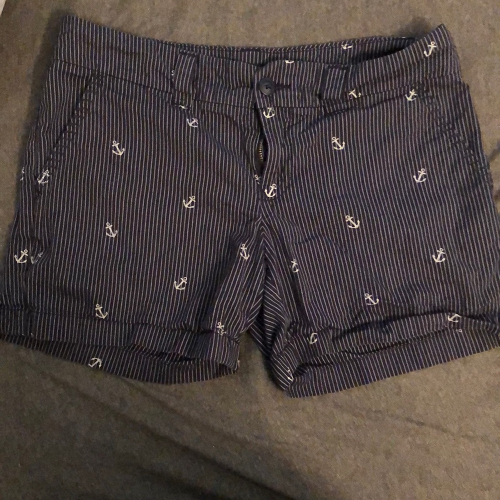 Tommy Hilfiger anchor pinstripe shorts